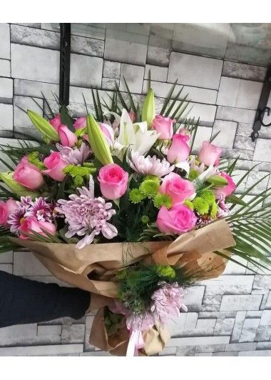 Pembe gül, lilyum karışık arajman
